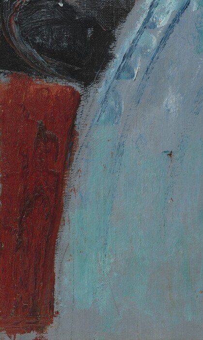 A small red detail. Almost nothing.
