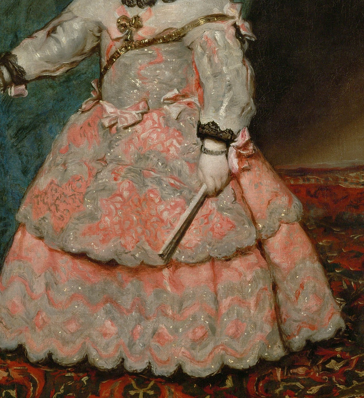 Her elaborate dress was an indicator of royal status.