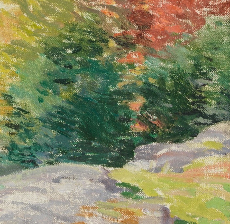 Notice the bright red leaves.