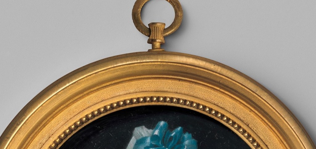 High Directory fashion precisely datable to 1794-96: the blue feathers and white cap signal the post-Revolutionary swing from powdered wigs toward lighter, neo-antique ornament