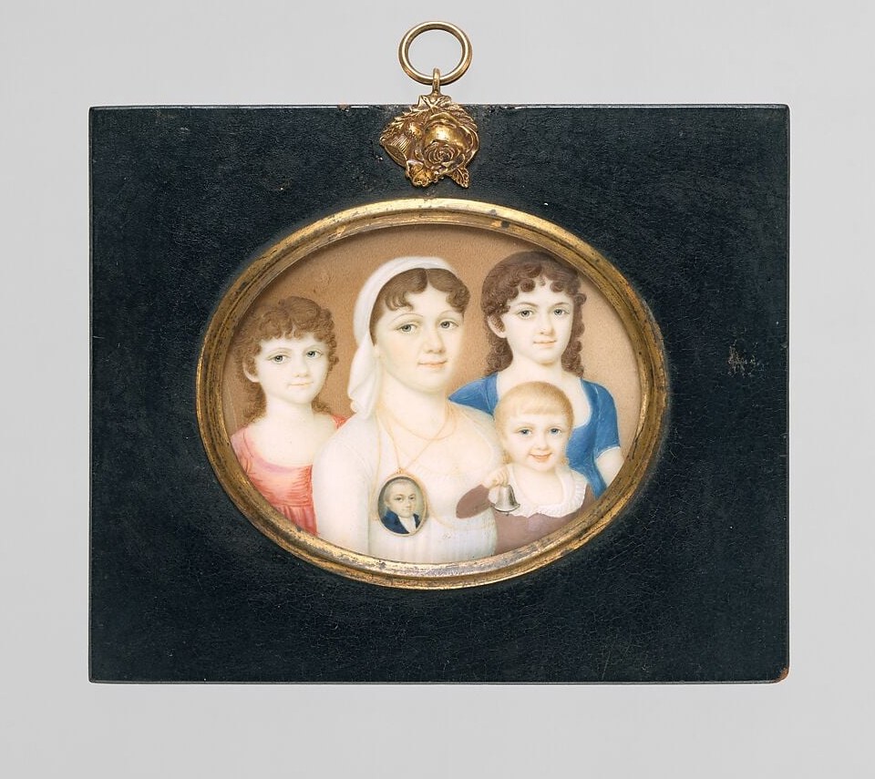 The gold oval is not mere decoration , its shape compresses the figures into one inseparable unit, a formal choice that enacts the theme of family unity