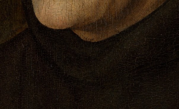 Look at the mouth.