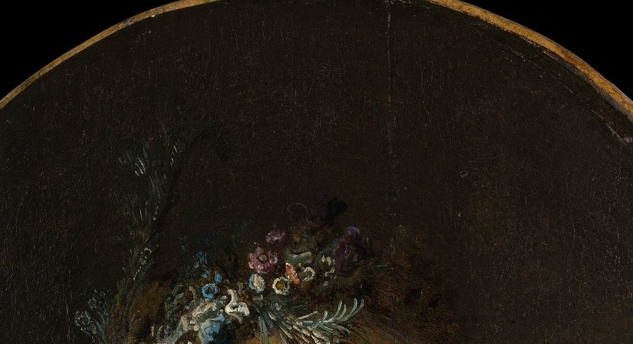 This floral crown signals her mythological role.
