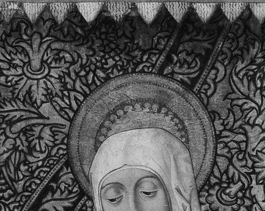 That crown. It marks Saint Anne above ordinary saints.