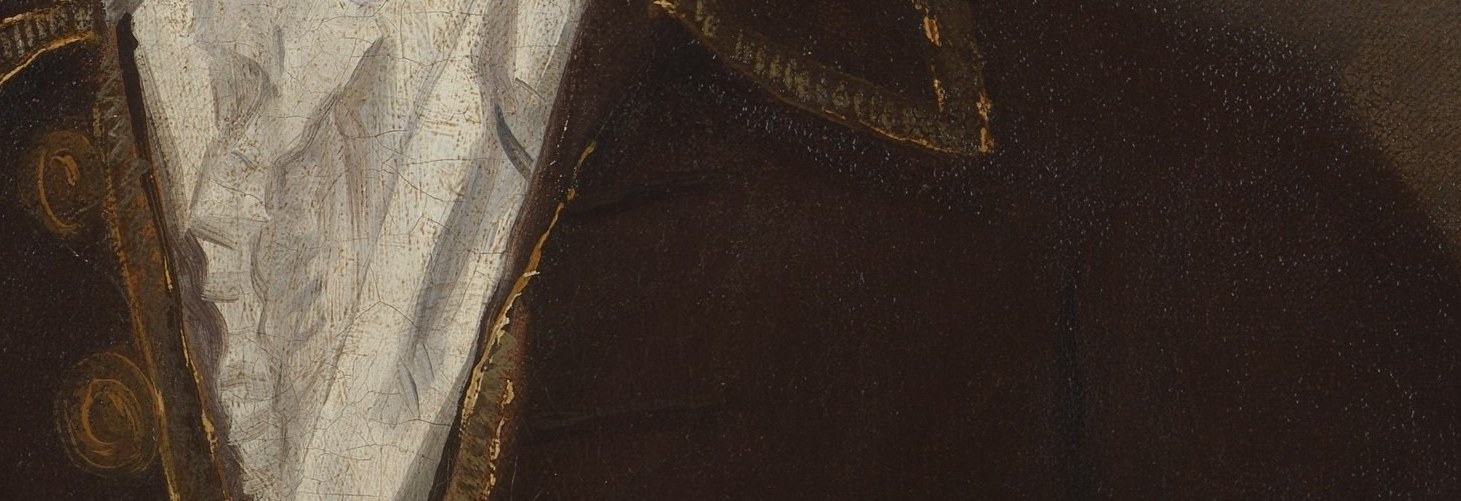 That gold trim is an ornate, tiny detail.
