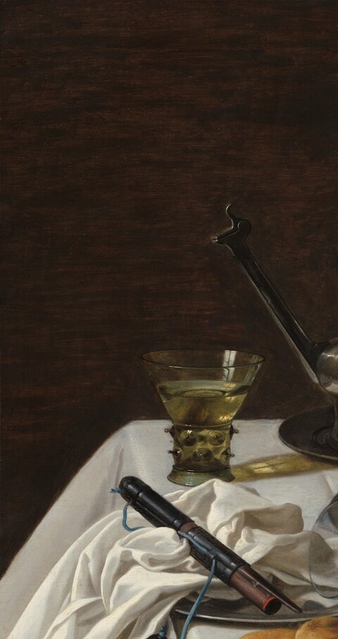 Its mirror-polished belly reflects a distorted studio window , Claesz's recurring signature trick of embedding his own light source inside the objects he paints