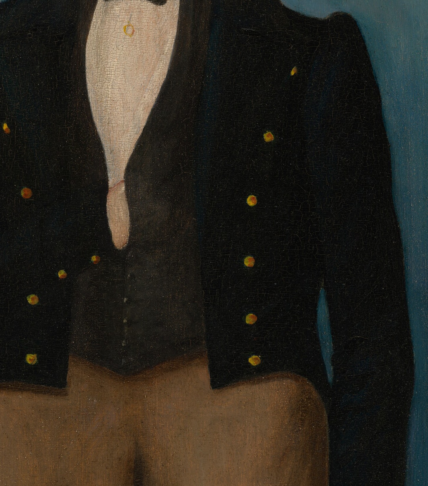 Look at the sharp tailoring of his jacket.