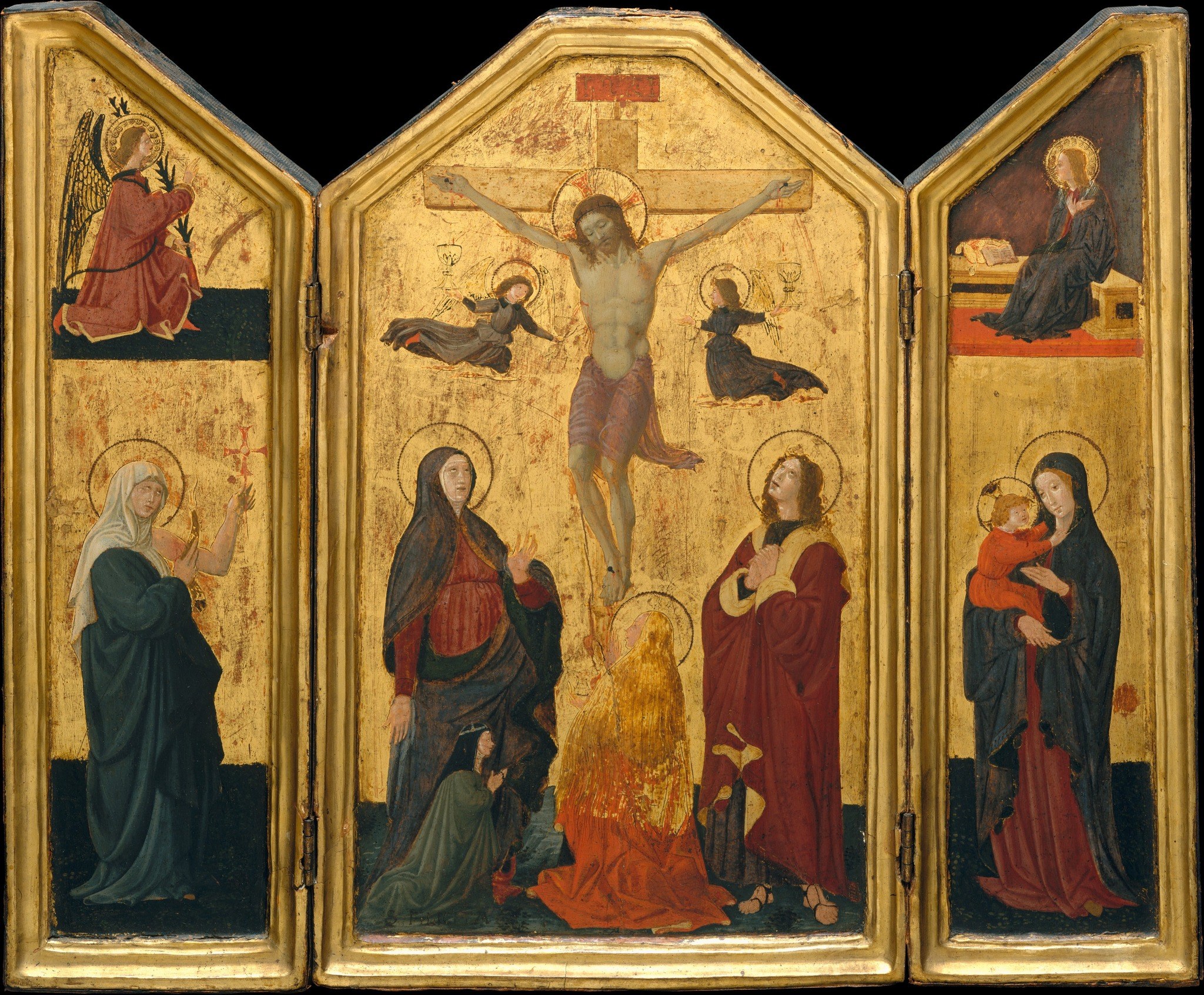 The shimmering gold leaf creates a divine, otherworldly atmosphere, typical of Byzantine and early Renaissance art.