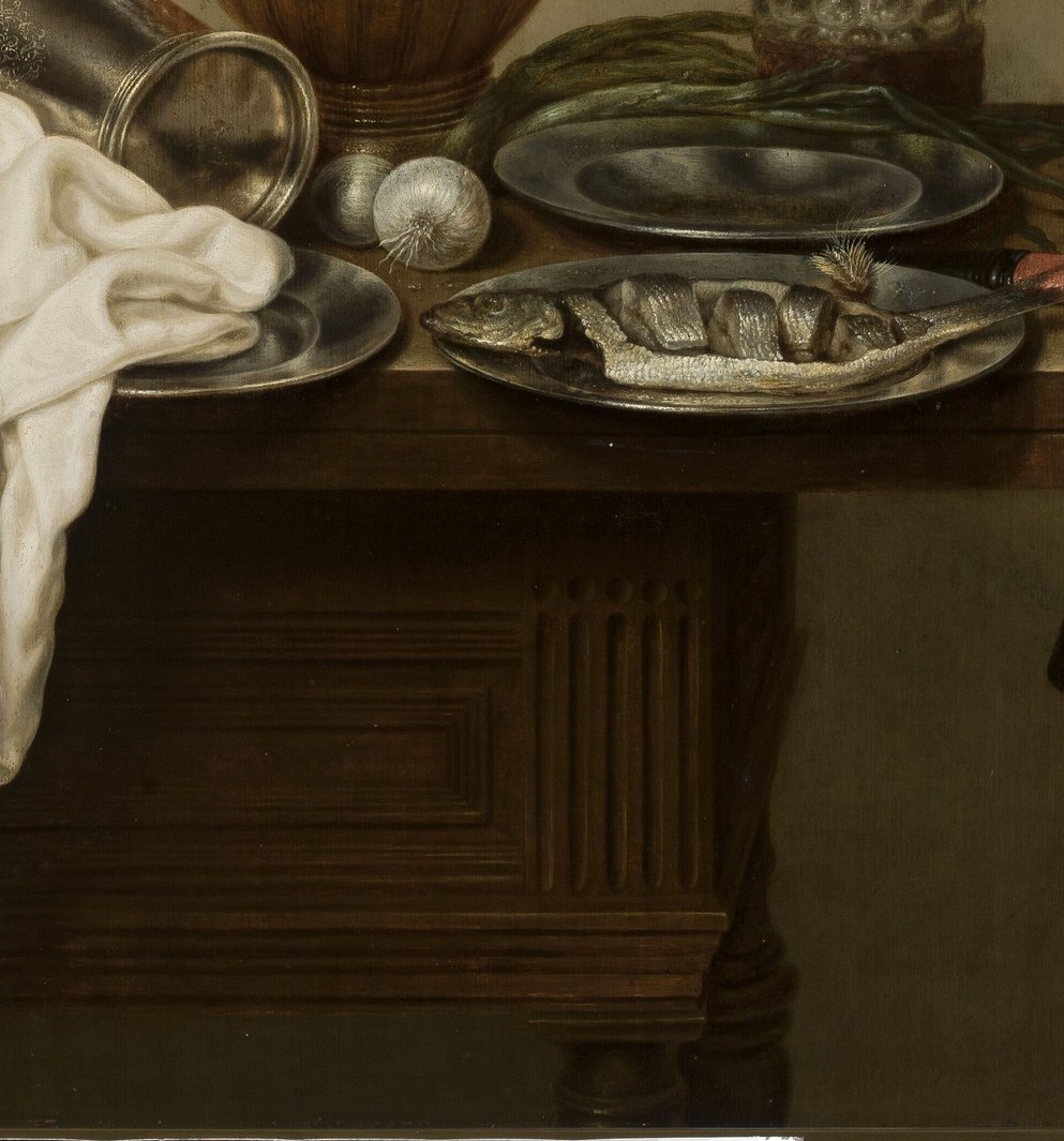Look at this crumpled white cloth.