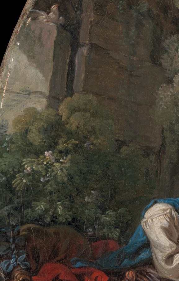 The woman behind him: sender, or recipient?