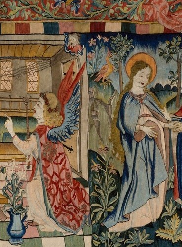 Her tilted head and gathered robe signal surprise or reverence; her blue mantle is the dominant chromatic anchor of the composition.