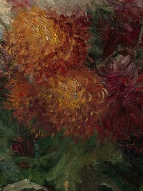 He captures light, depth, and the flower's dense texture.