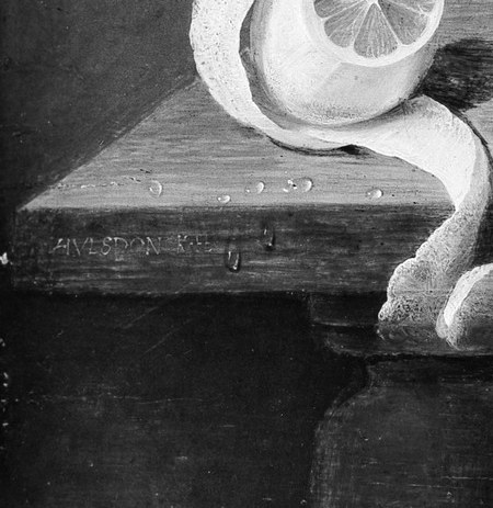 The cross-section lemon is a staple vanitas symbol , beautiful to the eye but bitter to the tongue , and also a technical flex: the pith, rind, and juice cells each have their own micro-texture.