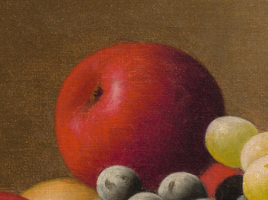 See the light reflecting off this bright red apple?