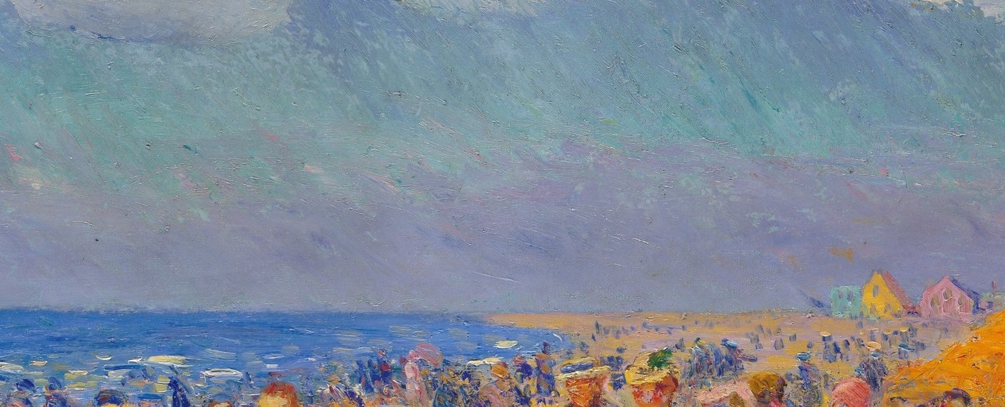 Look at the dense crowd along the horizon.